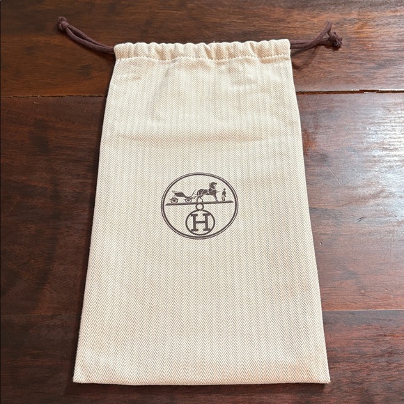 HERMÈS Small Dustbag with Drawstring Closure - Picture 3 of 6